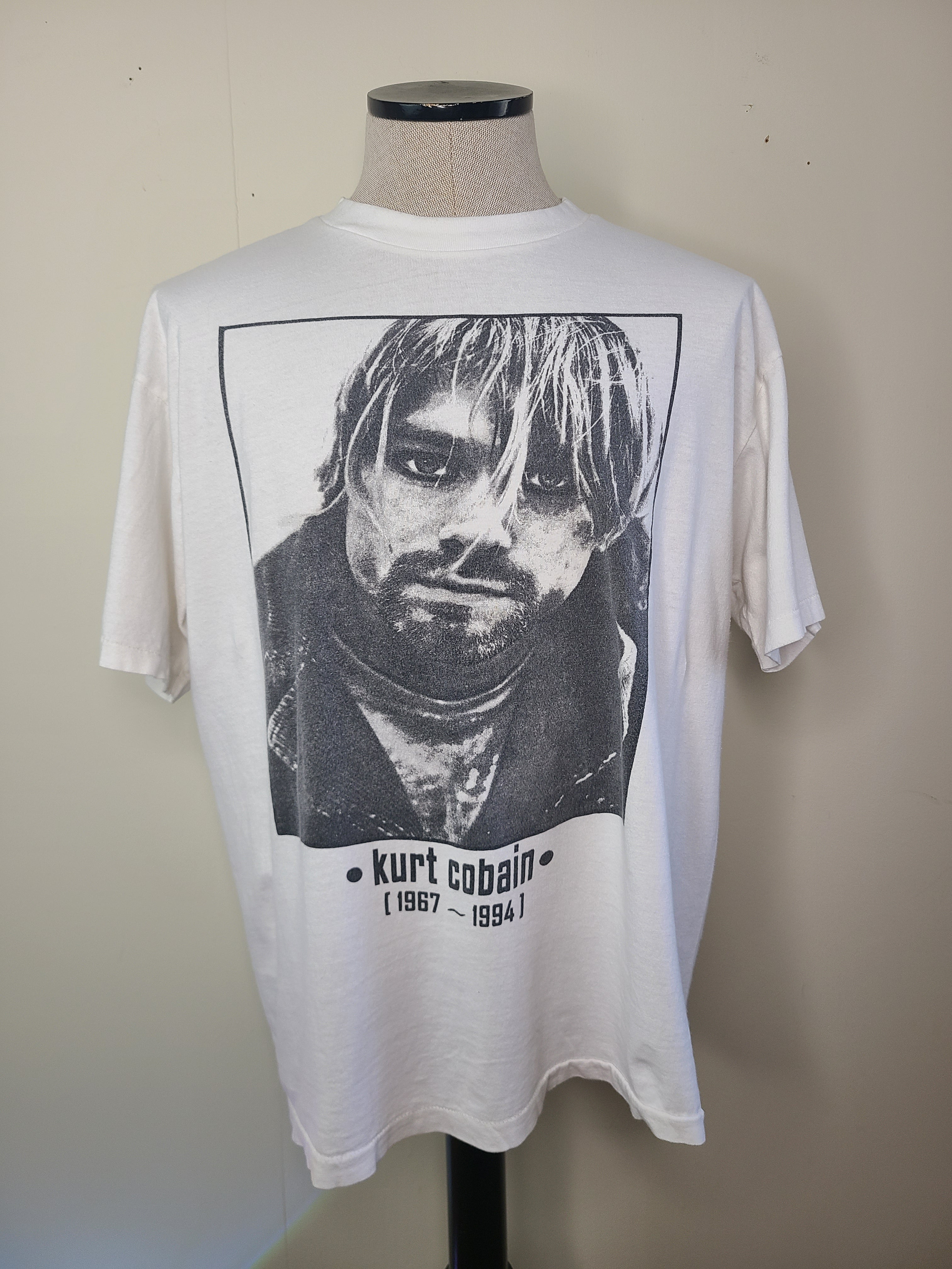 Nirvana Kurt Cobain Memorial 90s Style Modern Reprint Tee XL