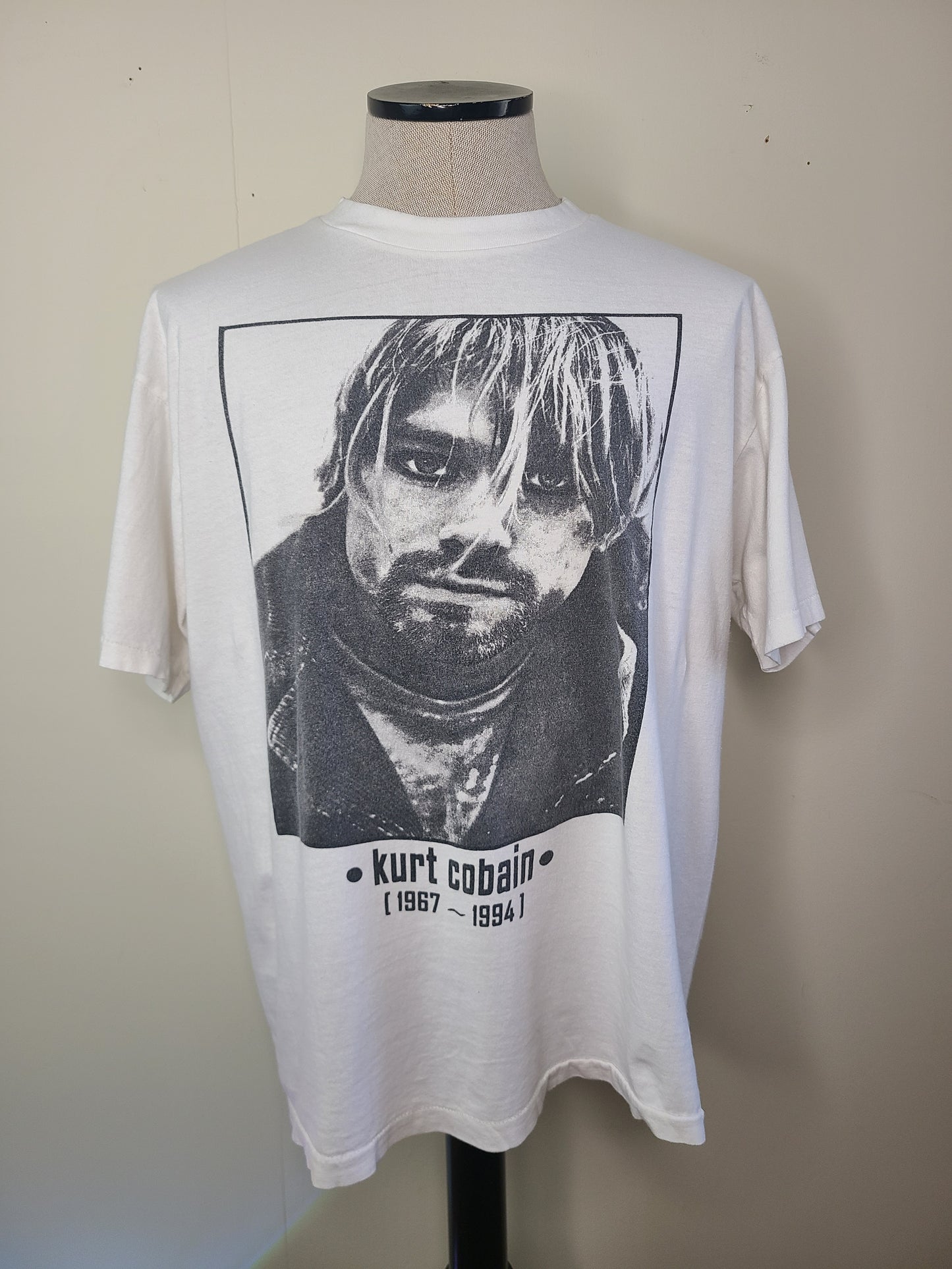 Nirvana Kurt Cobain Memorial 90s Style Modern Reprint Tee XL