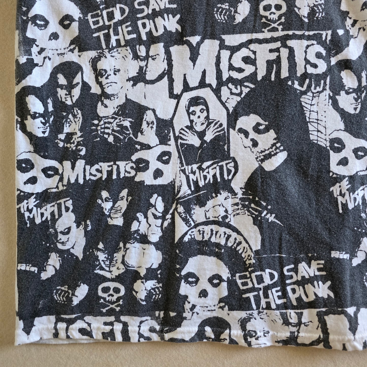 Misfits Overprint All Over Print Tee Screenprint Tshirt XXL Upcycled Hanes