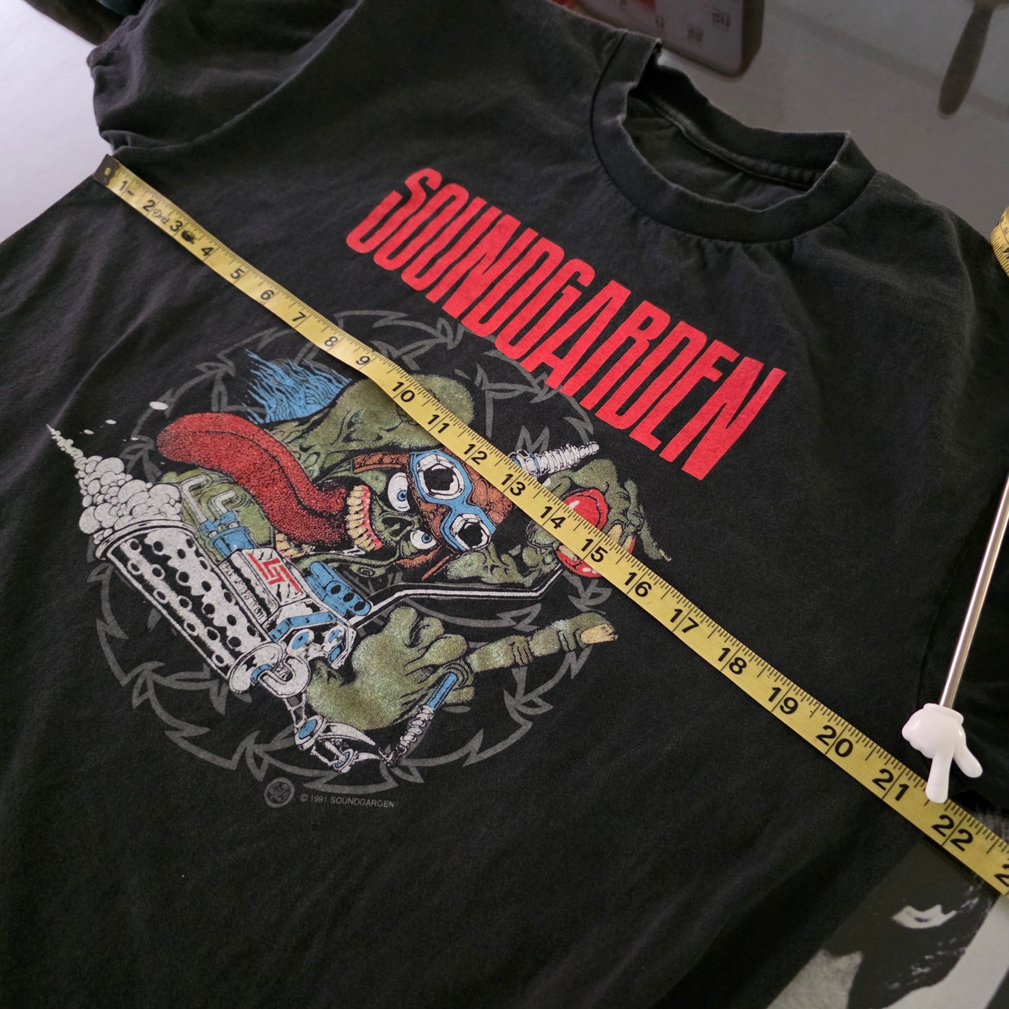 Soundgarden Badmotorfinger 1991 Tour Print Tshirt Faded Black Large