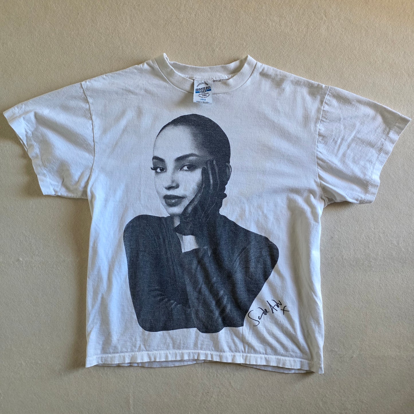 Sade Portrait Big Print Vintage-Style Graphic Tee Tshirt L